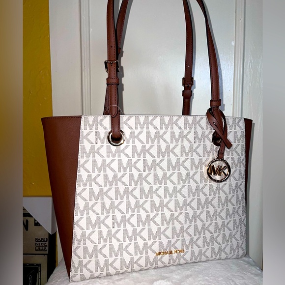 Michael Kors Bags Michael Kors Walsh Tote - Picture 8 of 8